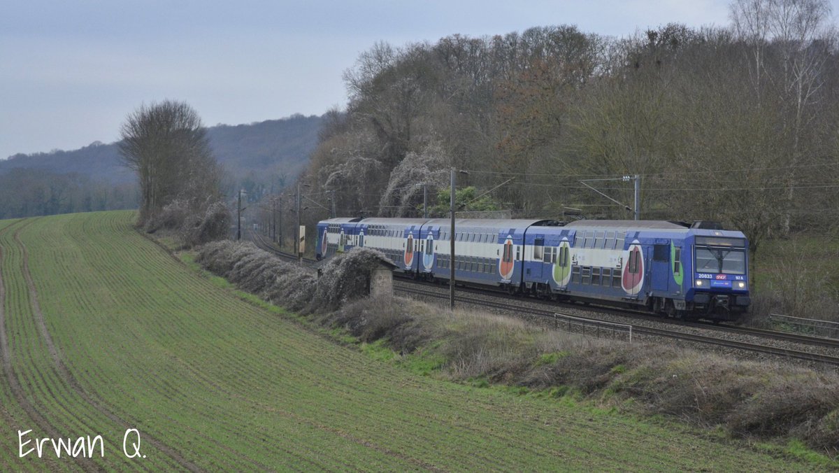 railpikture's tweet photo. Aujourd'hui, #spot sur la @LIGNEP_SNCF à #Chamigny (77). Au programme : #FRET, #Z20500, #BB26000, #BB15000 et Coradia Liner ! Merci au conducteur de cette rame pour les 2 sifflets ! 😉 https://t.co/P1R6Nvon8C
