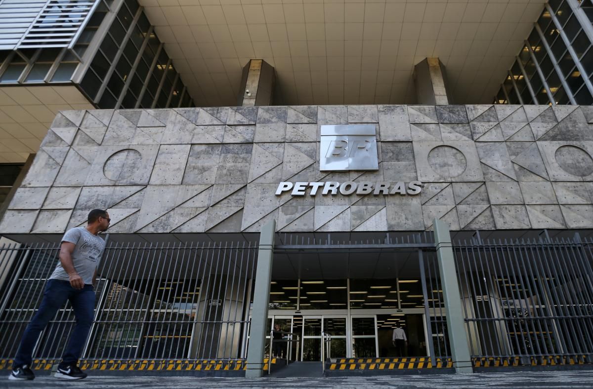 EvenortLtd's tweet photo. #Brazil's #Petrobras may get $14 billion to settle dispute over some oil exploration areas https://t.co/tQiYdAnCIq

#energy #Brasil #oil #gas #oilandgas #subsea #commodities #economics #markets #trading #evenort https://t.co/e9ou6jWuZs