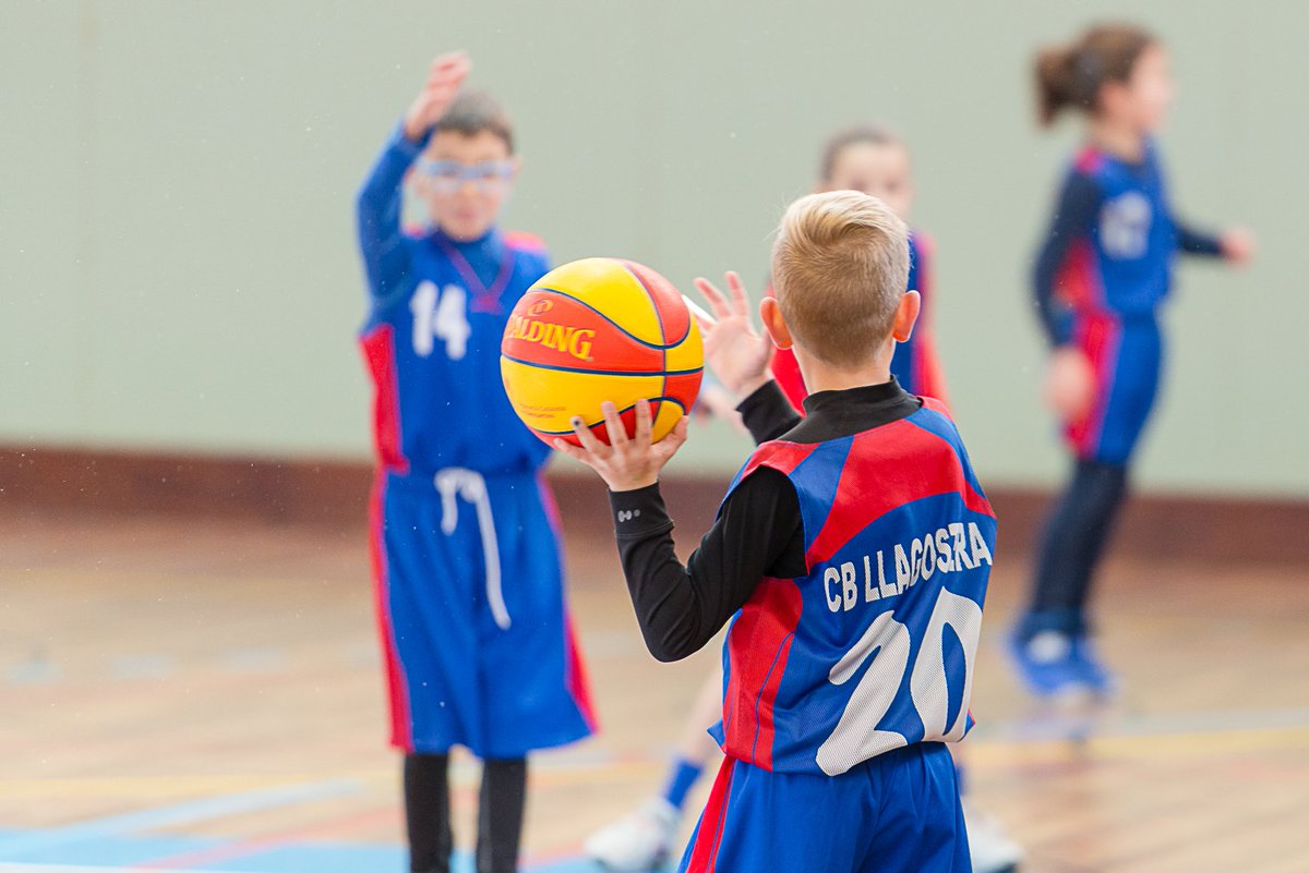 marc_elpoll's tweet photo. El premini @cbllagostera ha perdut aquest matí a casa contra l'#Adepaf però s'ho han passat de conya #atope #esportllagostera #bàsquet https://t.co/ozT77409KA