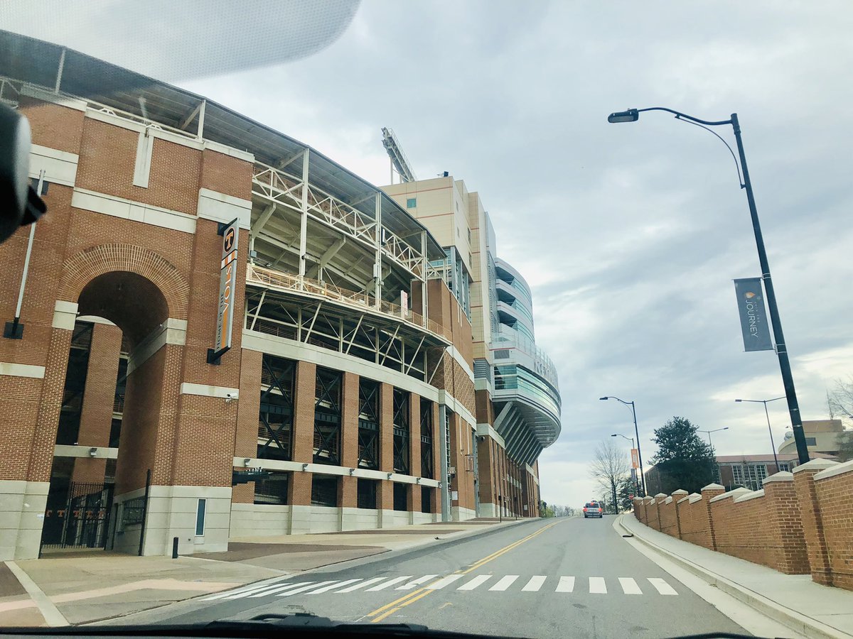 MAB_DC1's tweet photo. Who even needs a tour guide when your site leader can take you on a short, impromptu tour through UT’s campus??? https://t.co/MyzBcl4Io2