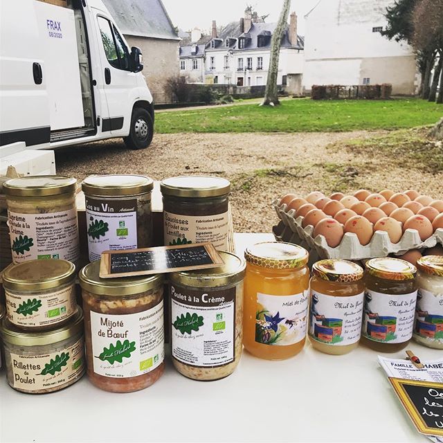 Petit passage au marché pour récupérer des bons produits locaux &amp; BIO 😋😋 #eroeinside #producteurslocaux #marcheslocaux #produitslocaux #produitsbio #circuitcourt #ventedirecte #fermedebeauchene #patrickchaillou bit.ly/2H9Tfux