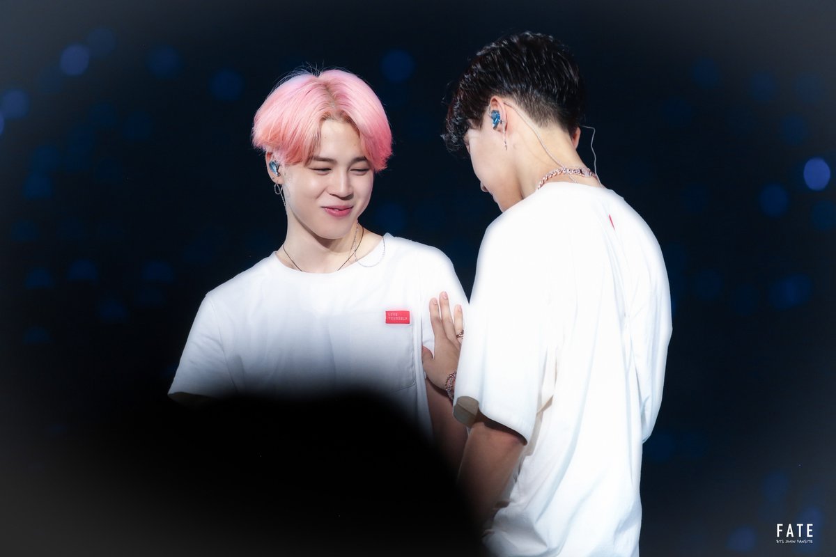 fate_jimin's tweet photo. 190112 LYS in Nagoya HD 

 #지민 #JIMIN #방탄소년단 #BTS @BTS_twt https://t.co/eeXtXXrSjF