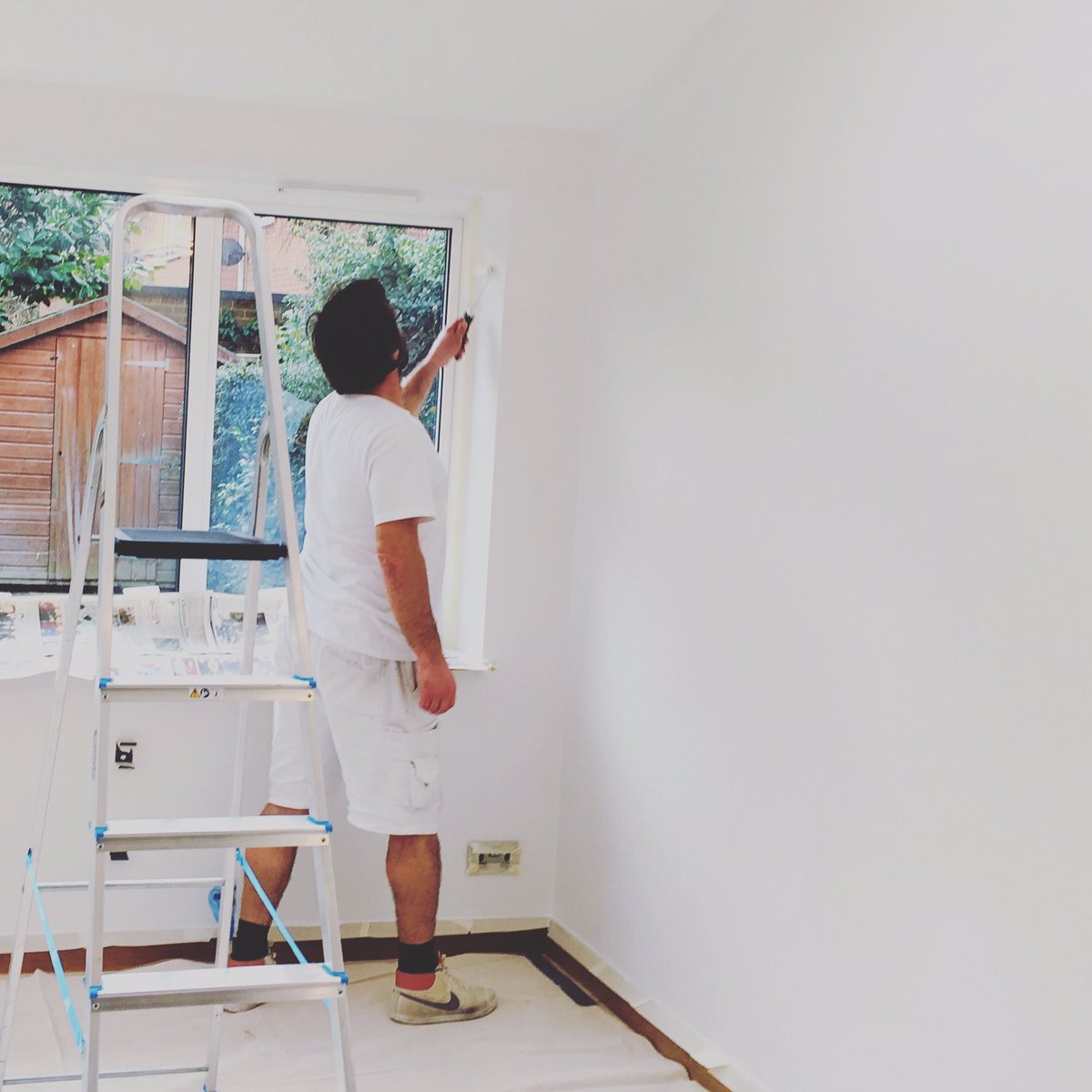 ThePaintHenley's tweet photo. All white?! Beautiful crisp finish, ready for the new year #newyearnewpaint https://t.co/LCVb73OV1s