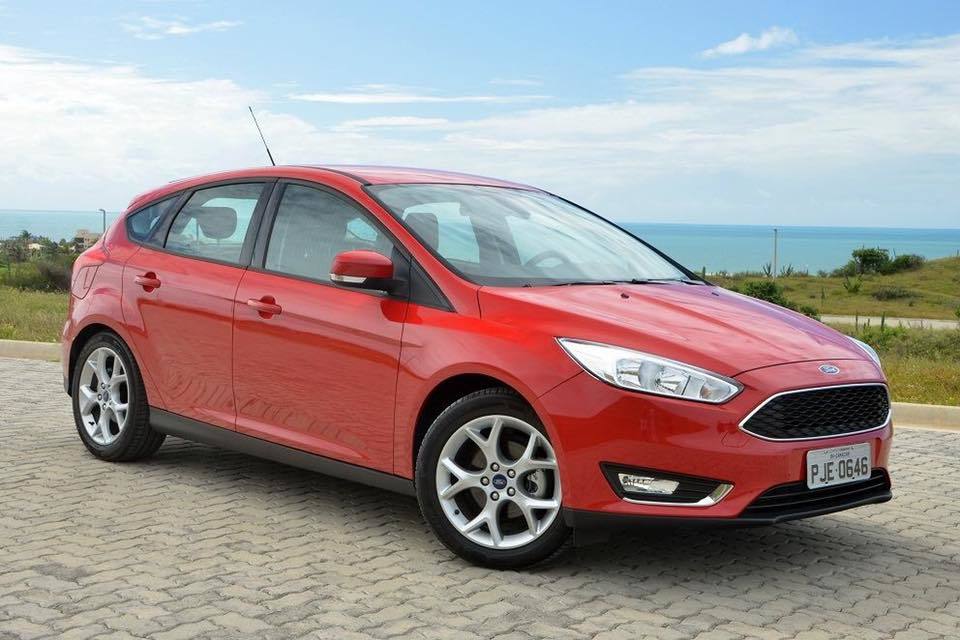 autopapo's tweet photo. O AutoPapo listou 7 carros para você não comprar em 2019: alguns deles vão sair de linha, outros serão substituídos por novas gerações. #autopapo #borisfeldman #automovel #carros #noticias #autofeed #mercado #fiatgrandsiena #fordfocushatch #fordfocusseda… https://t.co/sZ1froxUsh https://t.co/Qm7CNzNsQM