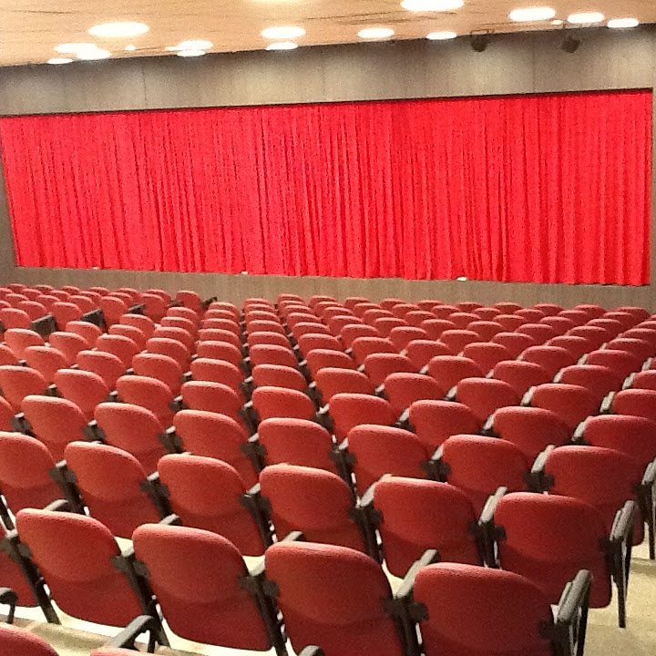 EulerJu's tweet photo. Anfiteatro Itaboraí 400 lugares..Show... https://t.co/WxjrsQN84x