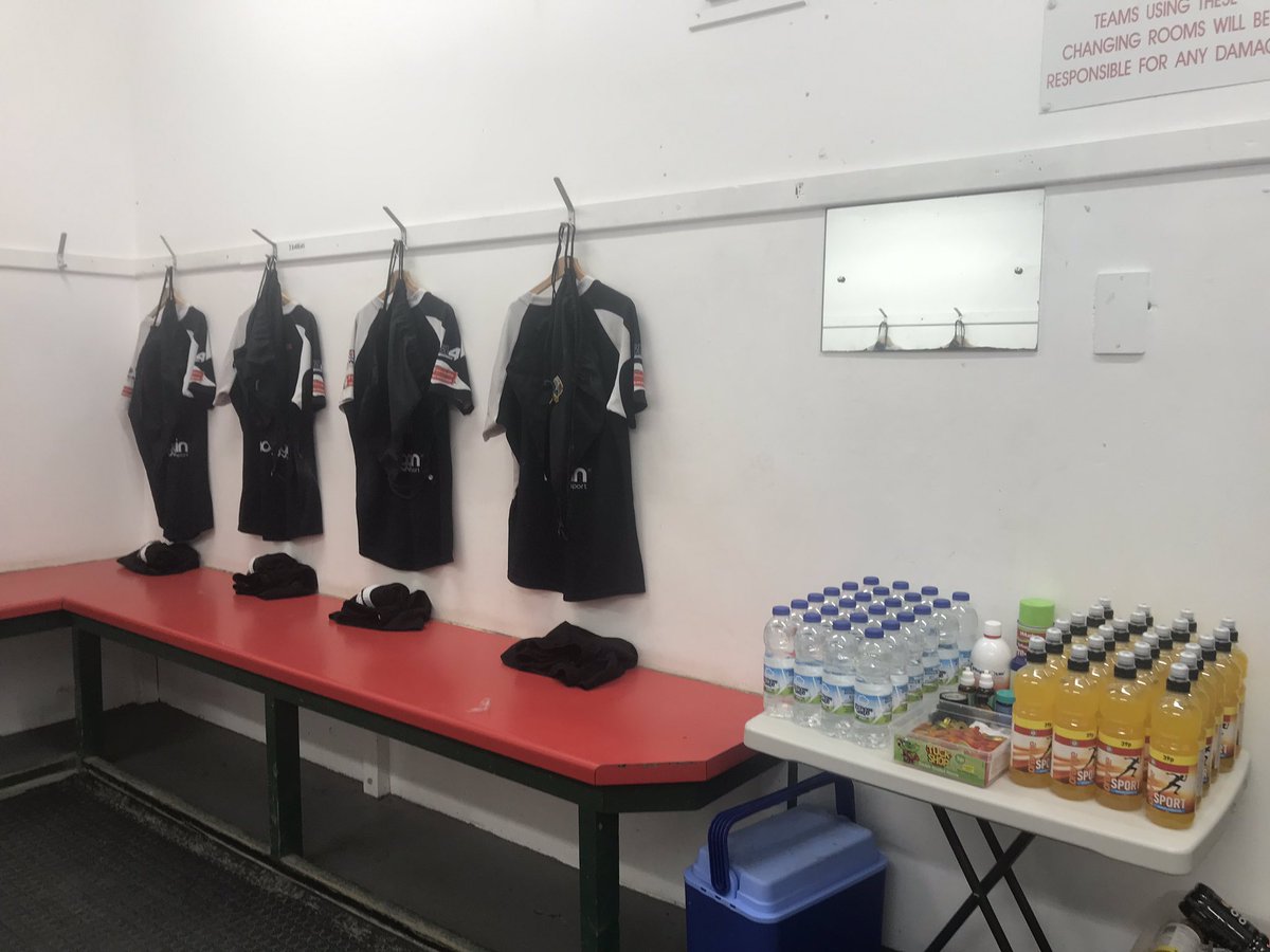 Gareth_Nadiator's tweet photo. Lovely trip to @llandoveryrfc today with @bedwasrfc set up and ready to go! @martylfc73 @Abb7_  #TheEngineRoom #Wasssss https://t.co/SZqLg8Yokr