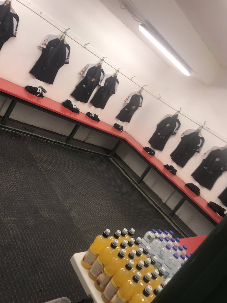 Gareth_Nadiator's tweet photo. Lovely trip to @llandoveryrfc today with @bedwasrfc set up and ready to go! @martylfc73 @Abb7_  #TheEngineRoom #Wasssss https://t.co/SZqLg8Yokr