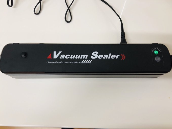 エリンギがペコペコになった…バキュームシーラーおもしろ〜
と思って無駄に色んなもの真空パックにしてたら… 