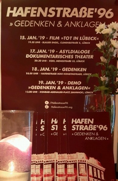 Nächste Woche: #GedenkenUndAnklagen! Wir starten am Dienstag mit dem Film "Tot in Lübeck". der die ominösen Ereignisse rund um den 10fachen Mord dokumentiert. Kommt zahlreich! #Hafenstraße96 #RassismusTötet #KeinVergessen facebook.com/events/6993274…