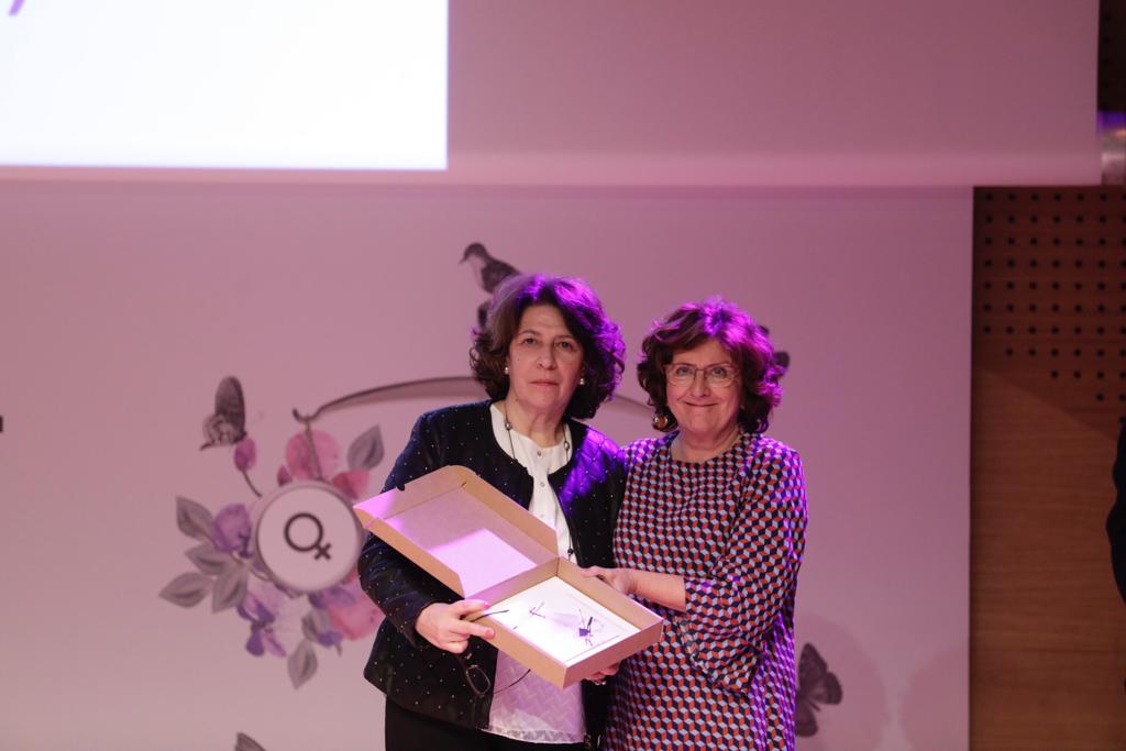 GobAragon's tweet photo. @CaixaForum @IA_Mujer @JLambanM @violetbarba @carmencalvo_ @carinenasemueve @conciliarural @amanixer @NatSalCas @11defebreroES @Pilar_Alegria @CIMAcineastas #PremiosIgualdad 

🎖A @Amephu, por el impulso del liderazgo de las mujeres en las organizaciones empresariales de #Huesca

🎖A la trayectoria profesional contra la violencia de género para @ReicazCabogados

🎖Al compromiso empresarial en favor de la igualdad de @aramearagon https://t.co/DotZPYrYXH