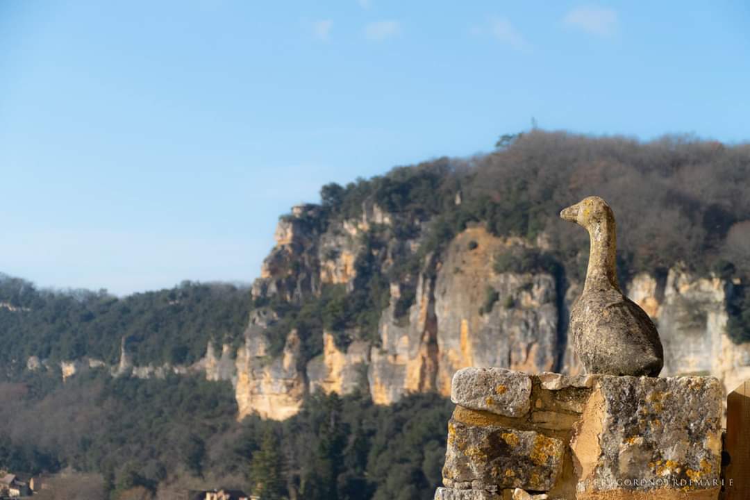 C'est ici que Midas habite !
Il nous change en pierres d'or...