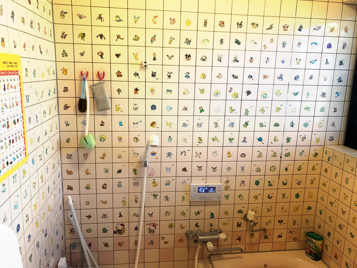 お風呂がポケモン図鑑！？地道に集めたシールが感慨深いｗｗｗ