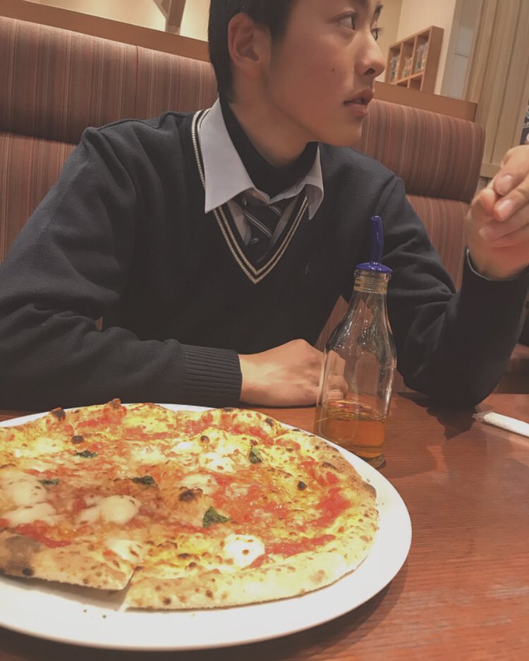 naeeeee_22's tweet photo. 01.06  ☼半年記念日☼

今回も髪の毛ボサボサごめんね（笑）

なえら最近たぴおか率上昇中やな❤︎

・

半年あっとゆう間やった〜〜👦🏼"

どこいってもなにしても楽しいねんから航の力はすんごいわ！！

これからも頑張っていきましょ🙏🏼♥️

・ https://t.co/7jWWOFR2kf