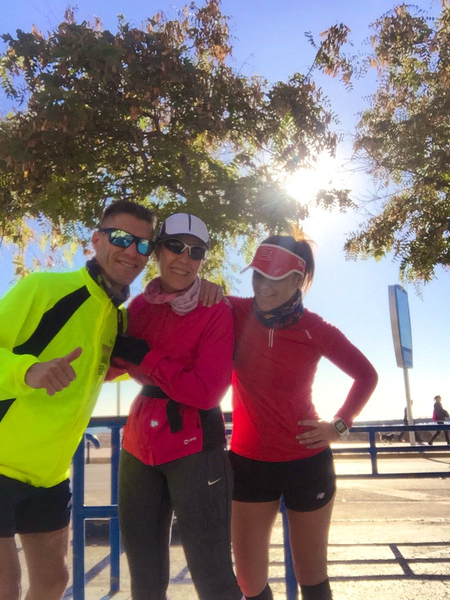 mahuryhury's tweet photo. Hoy no eramos runners eramos calipos!! 🥶🥶🥶 #running #OlaDeFrio #trilegends @_r4fun_ https://t.co/741eHueZZF