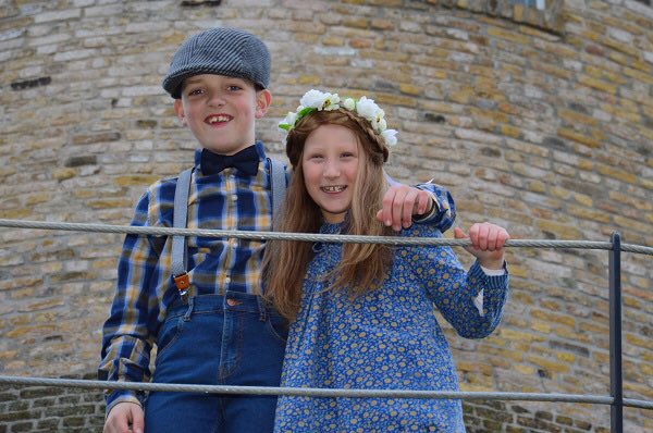 Lot Vissers en Luuk Schouten zijn dit jaar het Jeugdboerenbruidspaar van CV de Kuussegatters. Van harte gefeliciteerd! Superleuk!