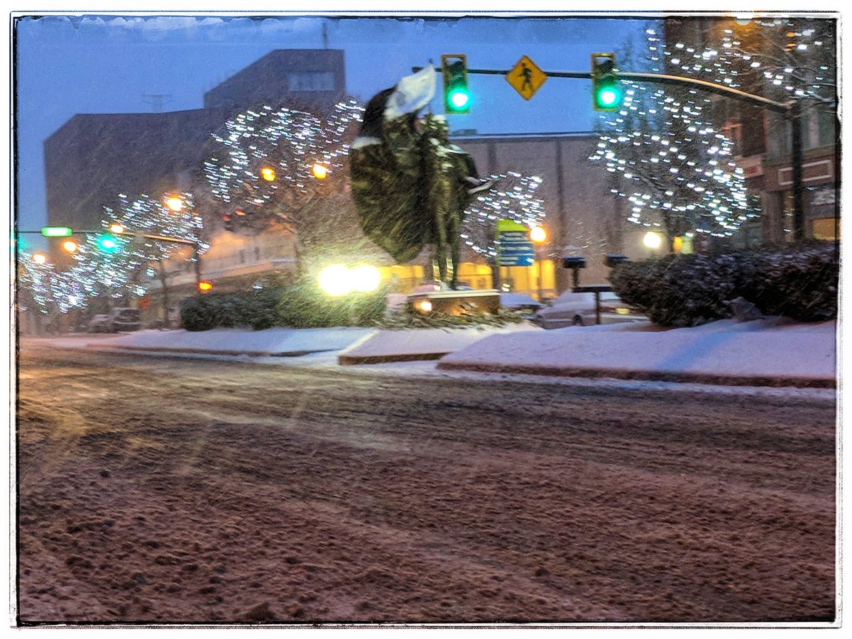 ButlercoOhio's tweet photo. Pictures of Downtown Hamilton, Saturday 7:40am. Rt 4 north of Hamilton is snow covered. Be careful #ButlerCounty #Ohio. https://t.co/y8Hf1hNRwL