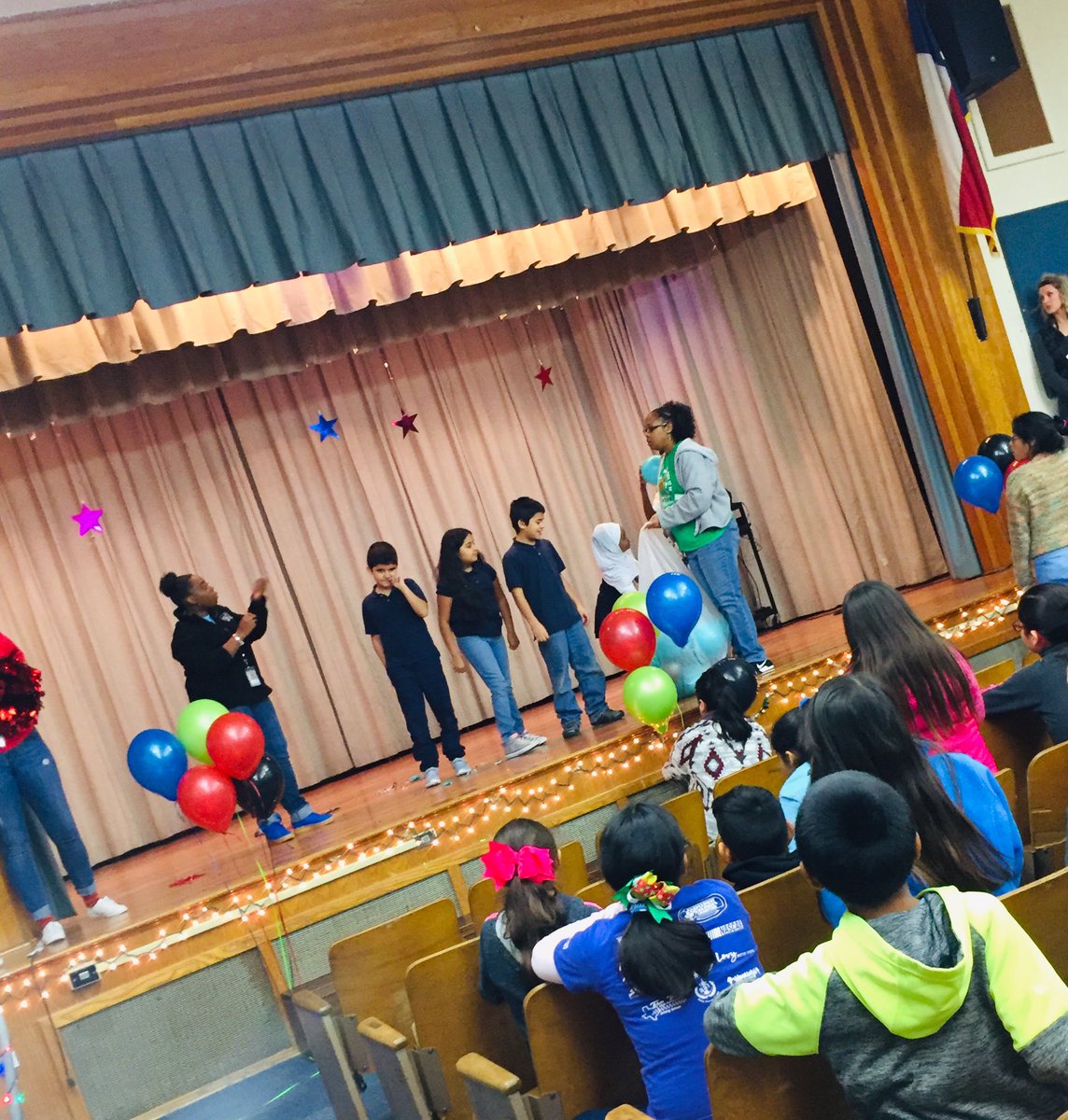 HRob39's tweet photo. We had our 1st House Sorting Event with our 3rd &amp; 4th grade students!  Which House is going to lead the way?  Stay tuned........
@FWISD_PLI @InsideFWISD @mrronclark_ #FWISD @todd_koppes @AVID4College https://t.co/9aTnn7wHgS