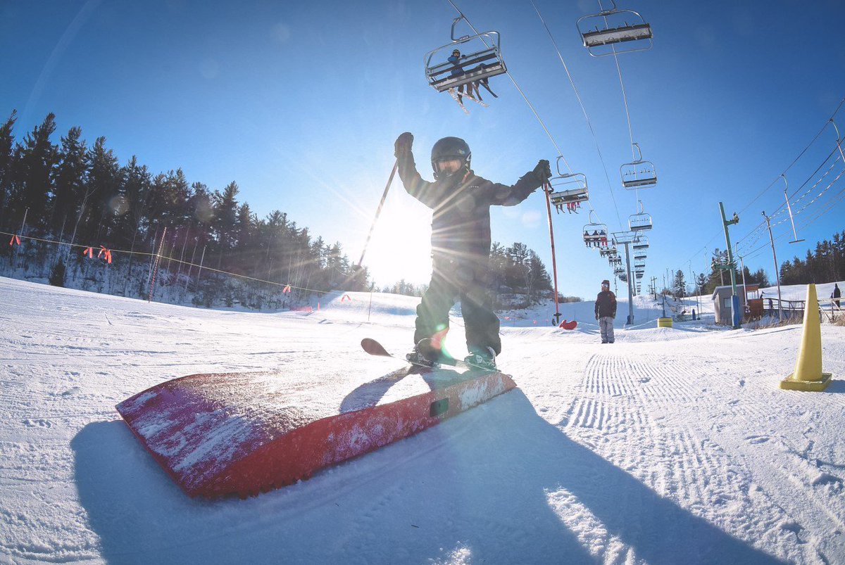 ☀️ Layer up and come enjoy the sunshine! Great conditions (& Pokey’s Hot Cocoa) are calling 🤗☕️🍫☀️ Please visit #mountpakenham.com for daily updates.