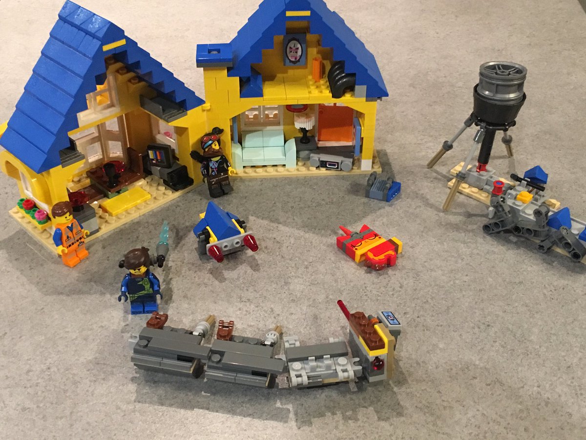 BallyB19's tweet photo. @Argos_Online #LEGOatArgos LEGO Movie 2. Emmet’s LEGO dream house. Great for kids https://t.co/DOC3HmDPN1