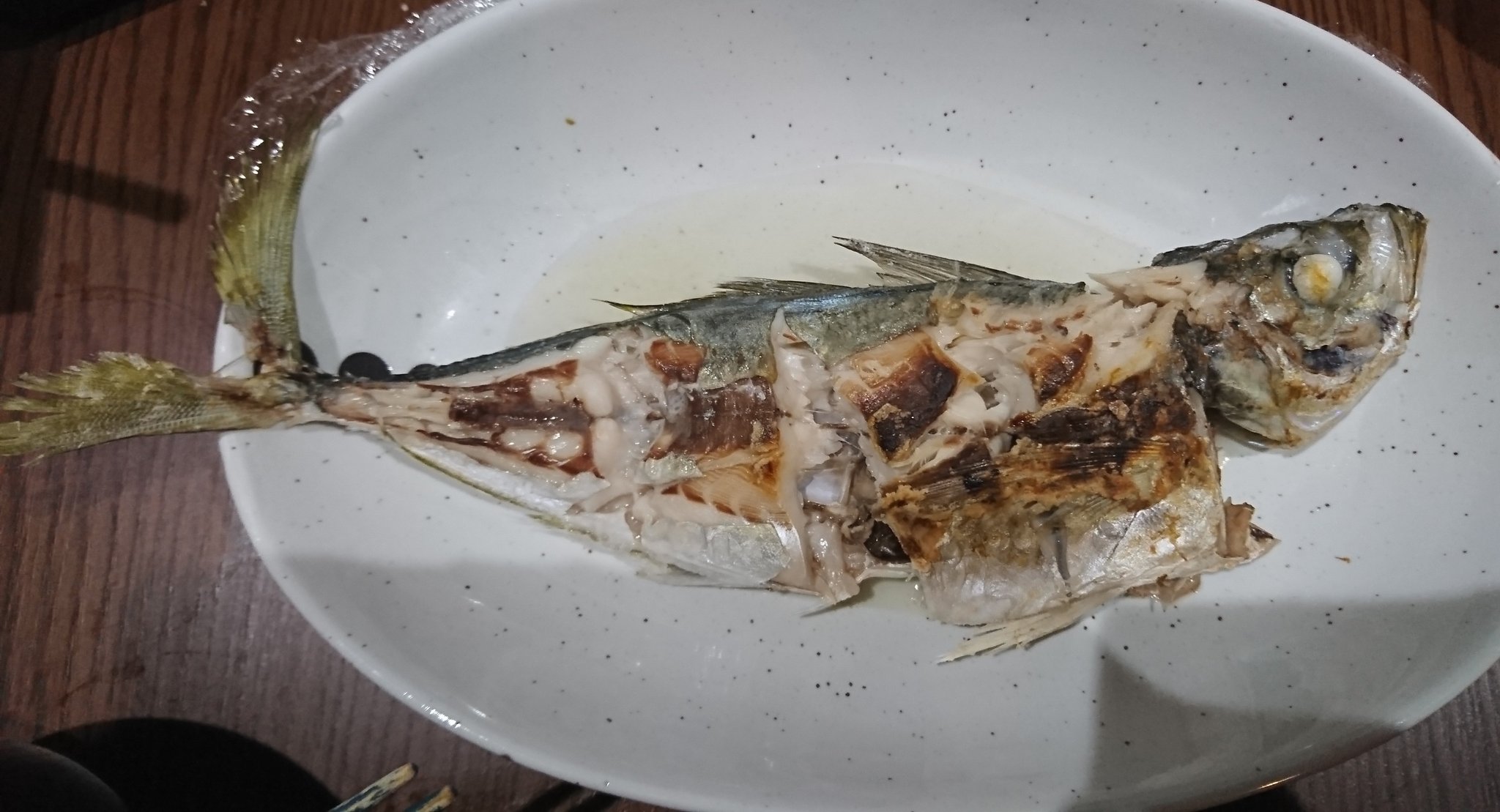 ケンニコ 尺アジの塩焼き 肉厚で美味かったぁ 骨は素揚げで全部食べました アジング アジ T Co Y4u4njuv7x Twitter
