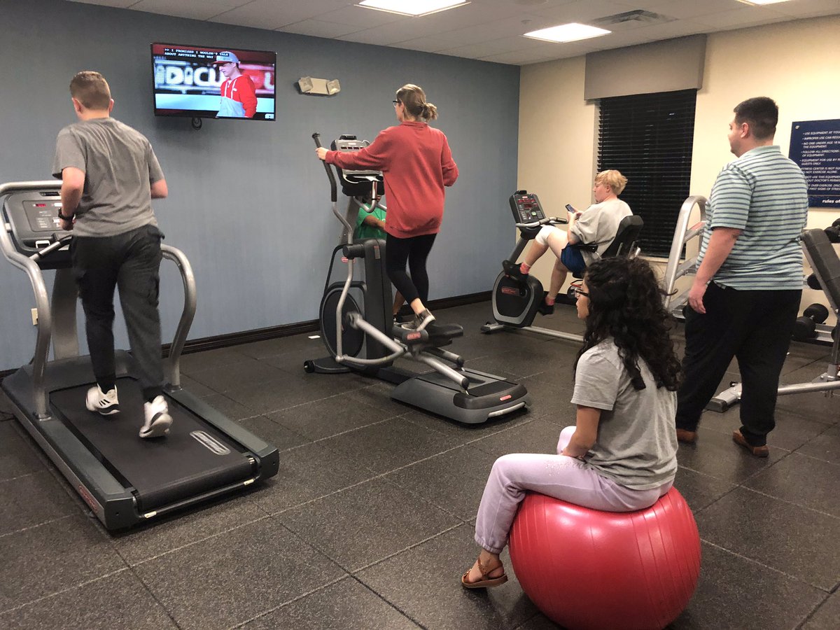 sterlingchoir's tweet photo. We are up early working out so we can take on the Texas All-State Choir audition! πͺπ»πͺπ»π₯π₯ #SterlingChoir #Family #AreaAudition #AllStateChoir #Workout #TMEAAllStateProcess #GooseCreekProud @gooseDoFA @GCCISD @RSSRangers https://t.co/RIswPP7EJE