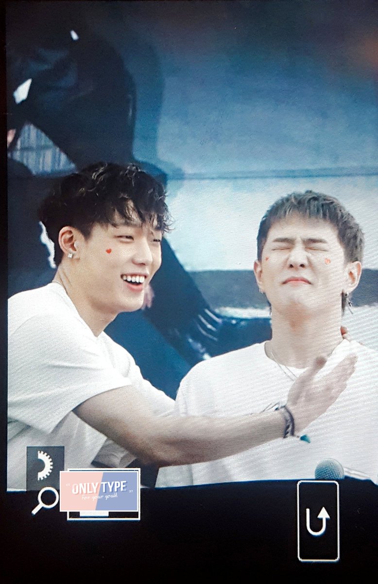 type_only's tweet image. 190112 PREVIEW
#iKON #DK #Donghyuk #동혁 

장꾸들 하트붙이고 신나써 👶👶
@D_dong_ii @bobbyranika
