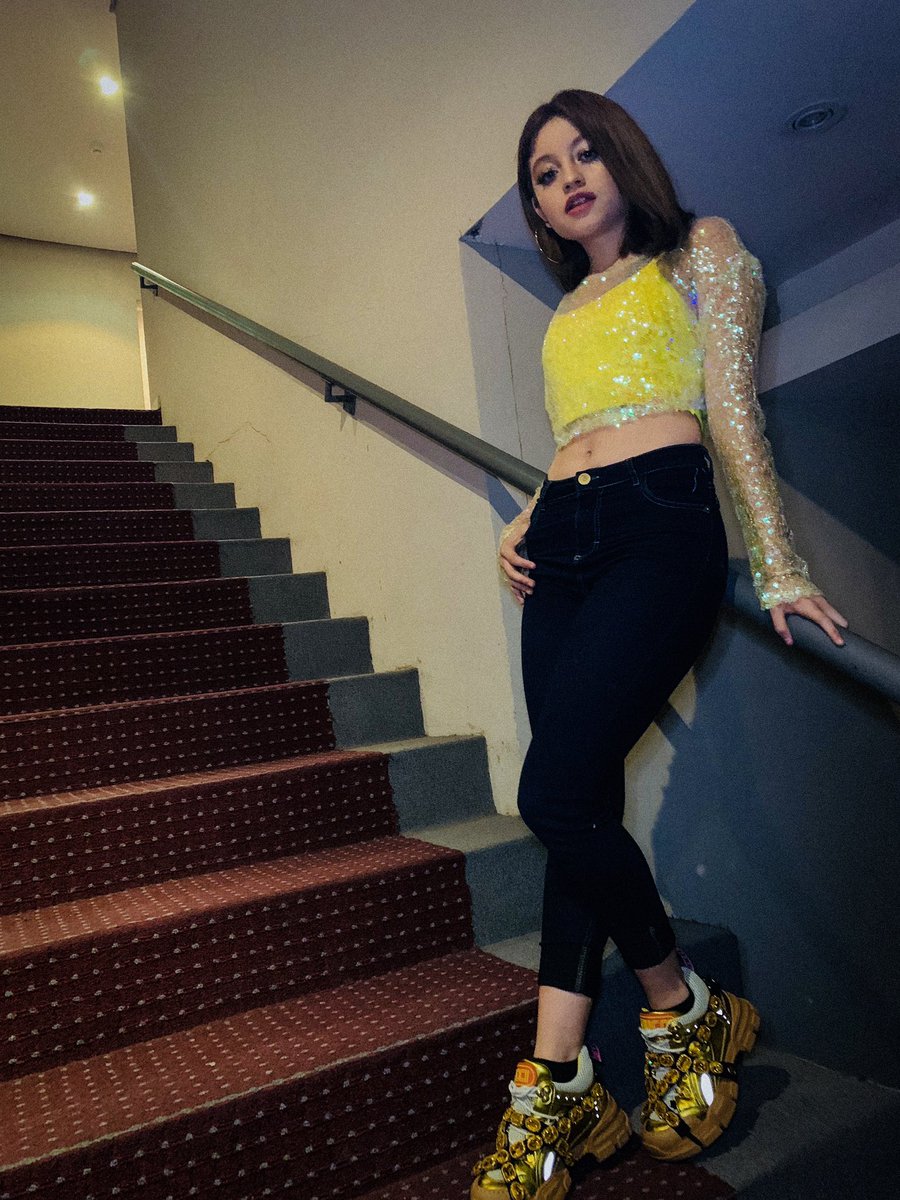 karolsevilla's tweet photo. Sentí que me llamaba esa magia hoy!! ✨🌈 https://t.co/vvrWoL6aJN