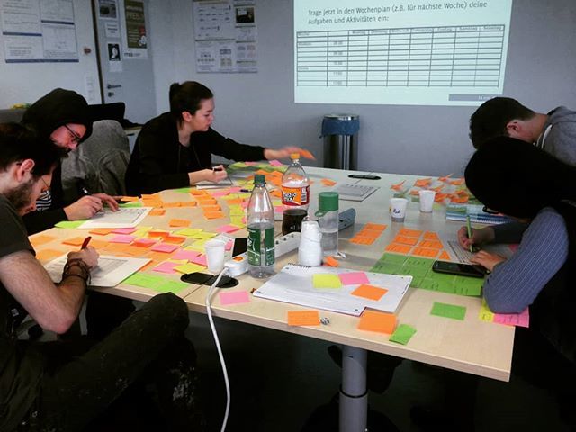Heute: Zeitmanagement-Workshop von unserer ehemaligen 1. Vorsitzenden Anna. ⏰ Danke an Anna und alle Netzwerkler aus unserem Alumni-Verein, die sich regelmäßig Zeit neben der Arbeit freischaufeln, um uns Workshops zu geben. 🧠💪🏻 #workshop #Zeitmanagem… bit.ly/2spRvTI