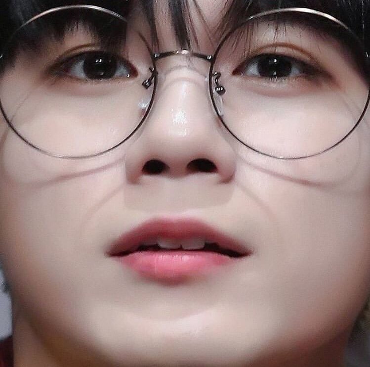 ดิสอีสชูววว💚 tweet media