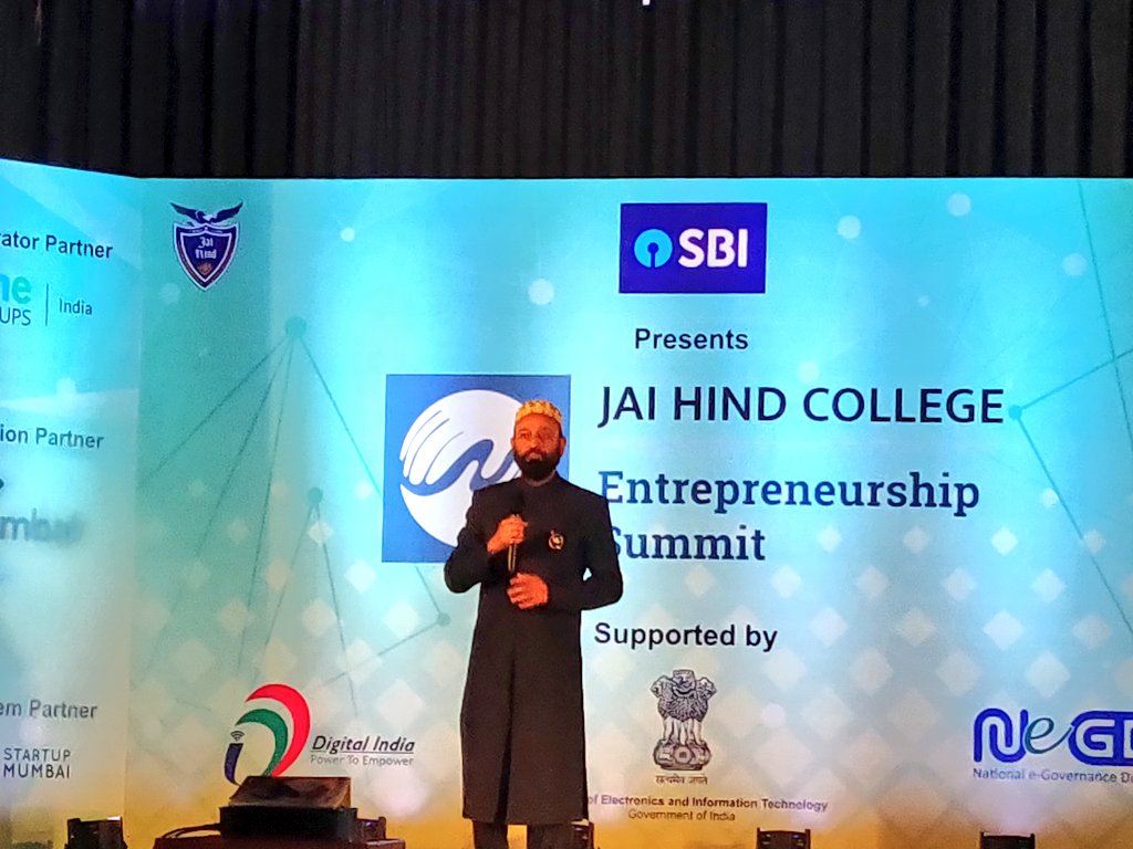 jaihindesummit's tweet photo. Dr Mustafa Sassa delivering his wisdom through the expression of speech at Jai Hind College Entrepreneurship Summit.
.
.
.
#JaiHindCollegeESummit #ESummit2018 #YourNetworkIsYourNetworth #ESummitTeam2018
#Entrepreneurship #innovation https://t.co/3Uvcqu8MOd