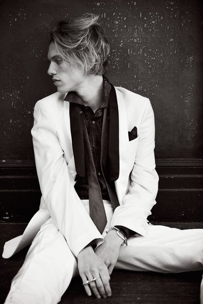 Gellert Grindelwald. (@dxrkwizrd) on Twitter photo 