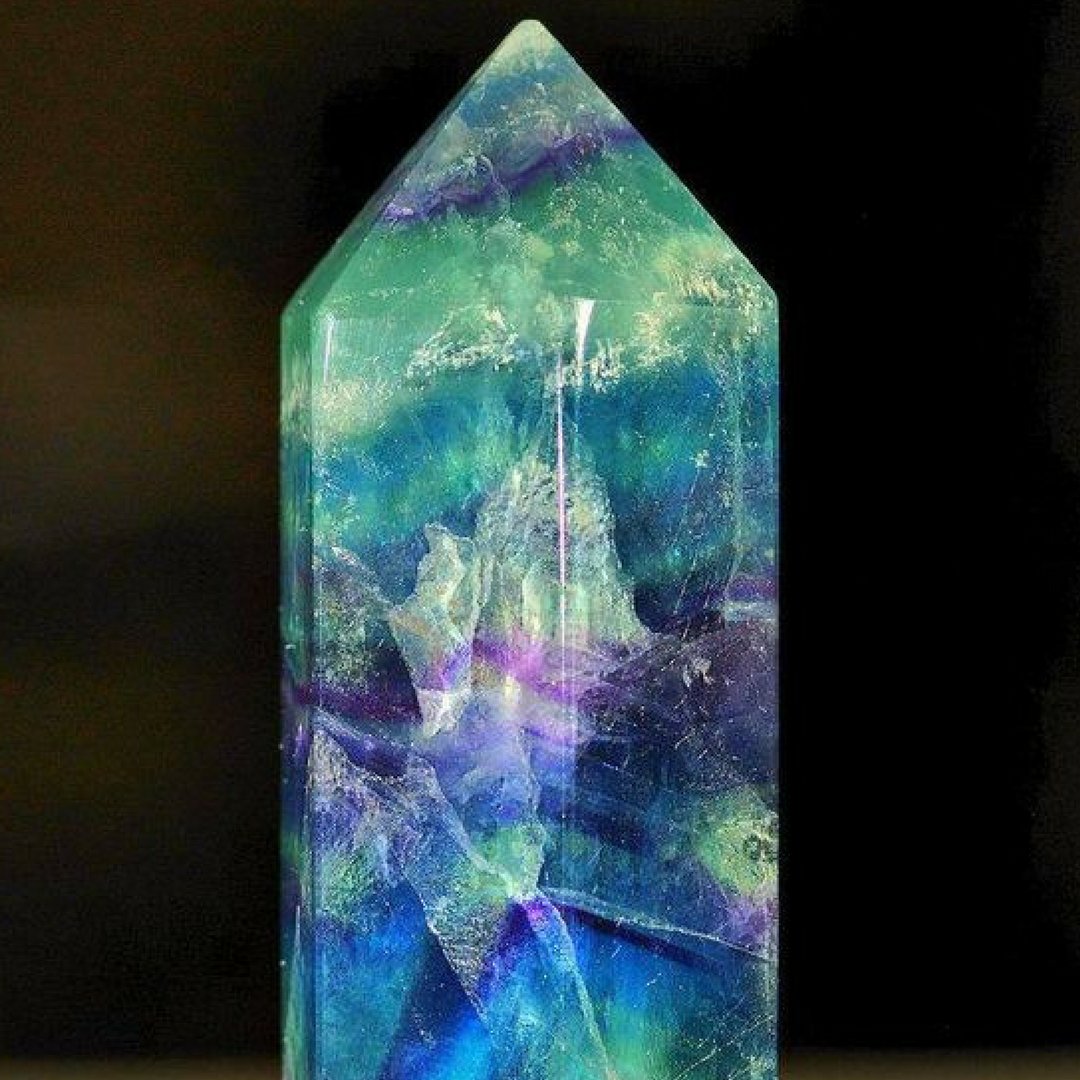 TheQuarryTweets's tweet photo. Click link in bio to find agate, marble, gems, quartz, rocks &amp; crystal designed goods. @thequarry_rock_it 📸 Original creator unknown, DM for credit or removal ☮️ 💎 #crystals #gems #rocks #agate #geode #gemstones #quartz #geology #boho #bohemian #auracrystals #hippie #marble https://t.co/tqZX6a7abJ
