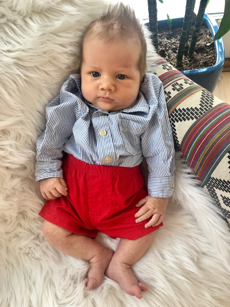ColleenB123's tweet photo. omg 👶🏼💄😍 https://t.co/lEGFTZMBOv