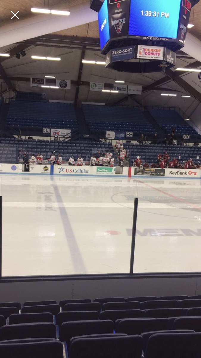 KESBoysHockey's tweet photo. Game 1 @UMaine vs @UAcademie #goKES https://t.co/wxDAKcgXUF