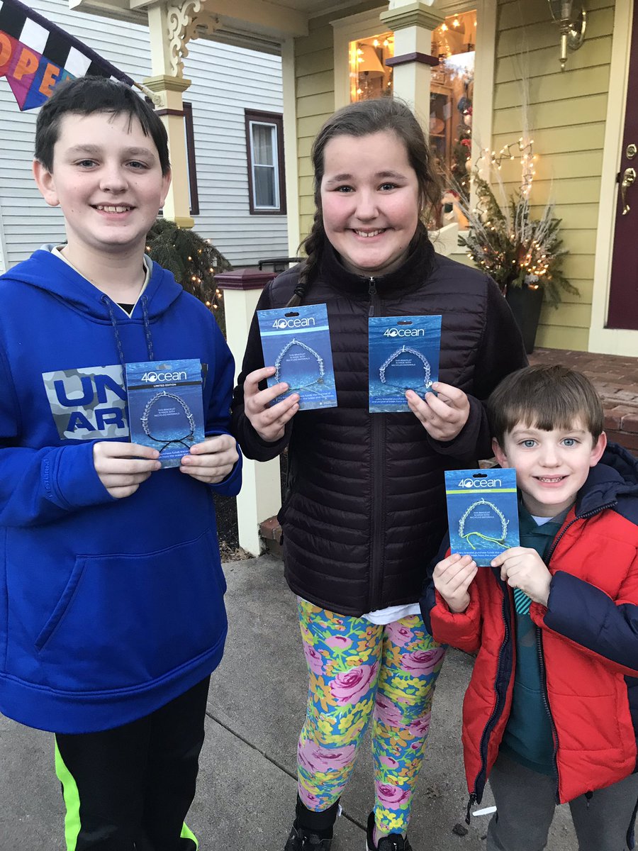 Passionate about clean oceans 🐬🦈🐢🌊@4oceanBracelets  #bestpresentever