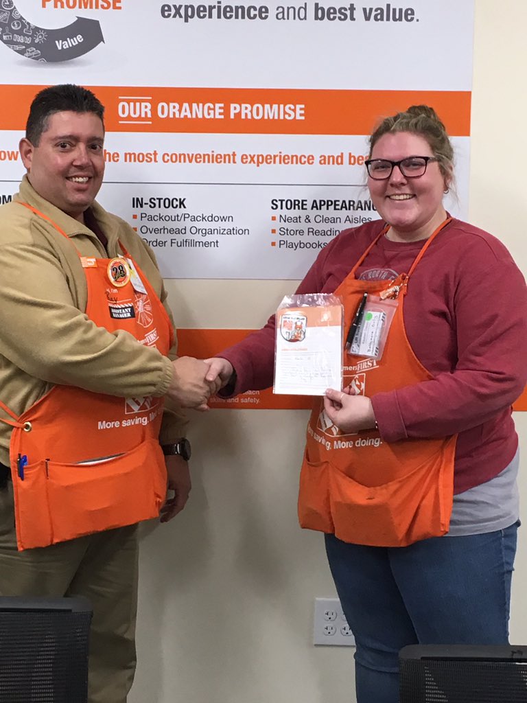 nieves1Ramon's tweet photo. New associate living our ORANGE PROMISE with the in stock process @HomeDepot8413 @ChrisBergHD @serenegar @hollytate122 https://t.co/ks29Rp4KKf