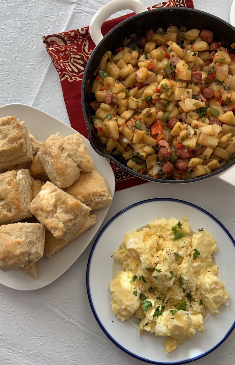 LaMadzTran's tweet photo. Made the fam some homemade honey butter biscuits + skillet potato hash for #brunch earlier.
#SaturdayMorning #BrunchEssentials https://t.co/X1WWvfhov7