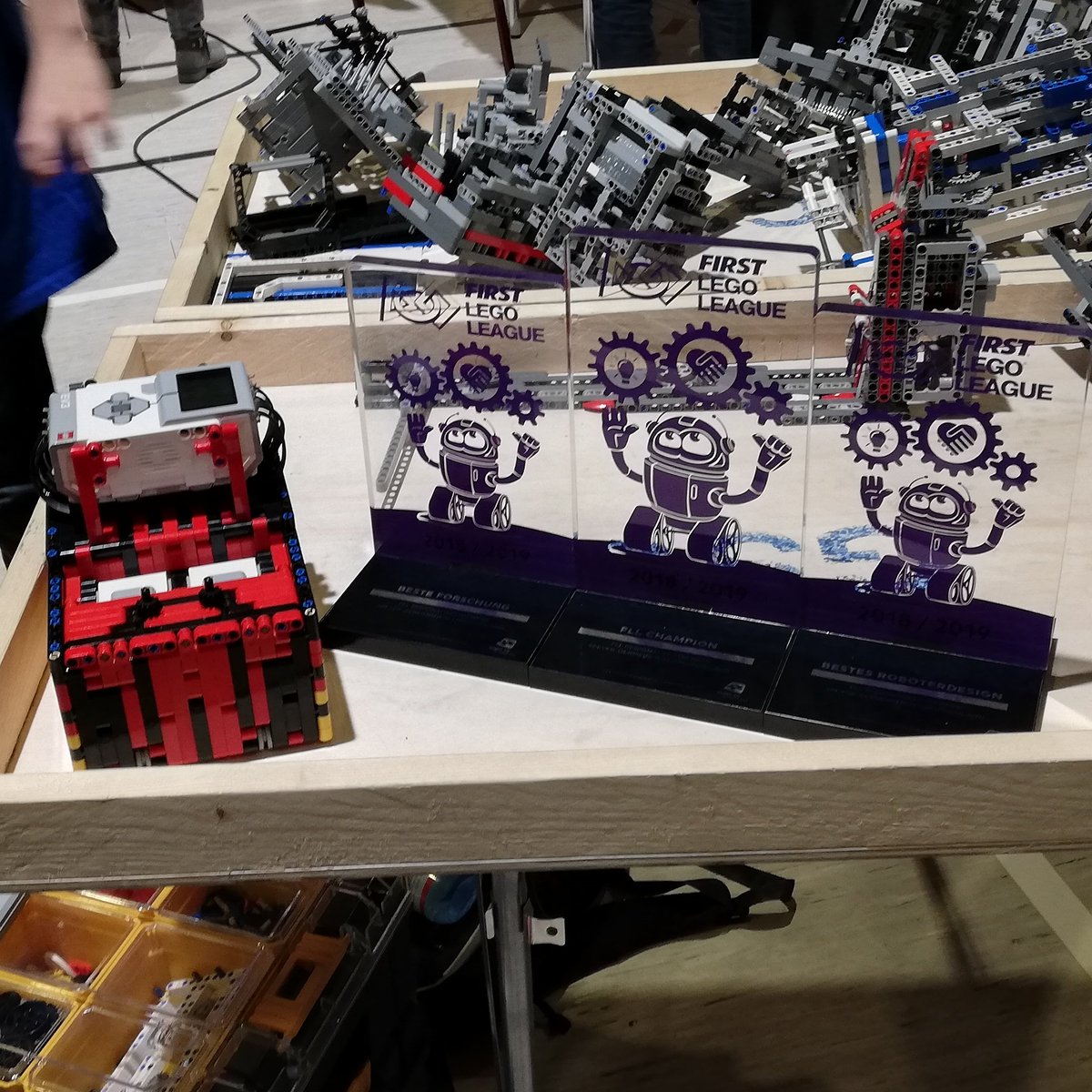 GSGRobots's tweet photo. A spectacular performance at the regional competition in Speyer-Germersheim! Second place in Robot-Game and Teamwork! First place in Robot-Design, Research and Champion! See you in Regensburg! #FLL #IntoOrbit #Champion #GSG_Robots #InDemSinne #Kerngedanke #Rein https://t.co/IPmhs0QYUd