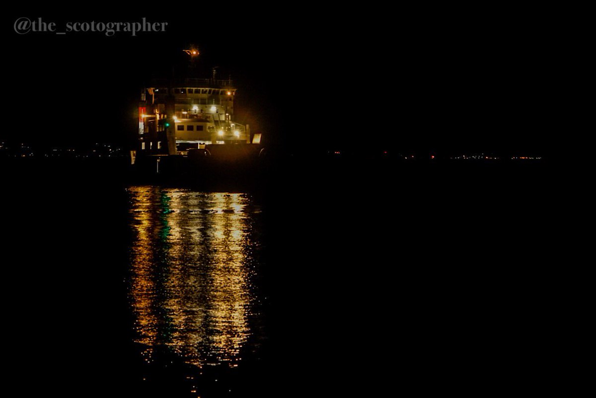 scotographer's tweet photo. The @CalMac_Updates MV Coruisk coming into #Dunoon late one evening 👌 https://t.co/UvVZL3IJyc