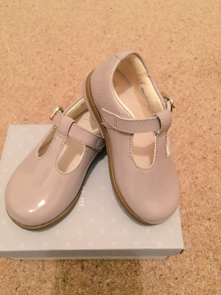 scottlauraruth8's tweet photo. New Shoes!!! @clarksshoes #FreeToBeMe #Daughter #Willow #ATweetADay 💗🎀💗 https://t.co/ZQhPCW0g6Y