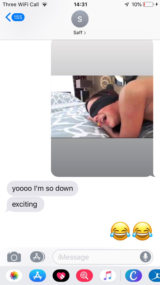 mat_drey's tweet photo. When birdbox helps you shoot your shot😂😂 #BirdBox #BirdBoxChallenge #BirdBoxmeme #BirdBoxNetflix #Netflix https://t.co/RL5G7GHyPO