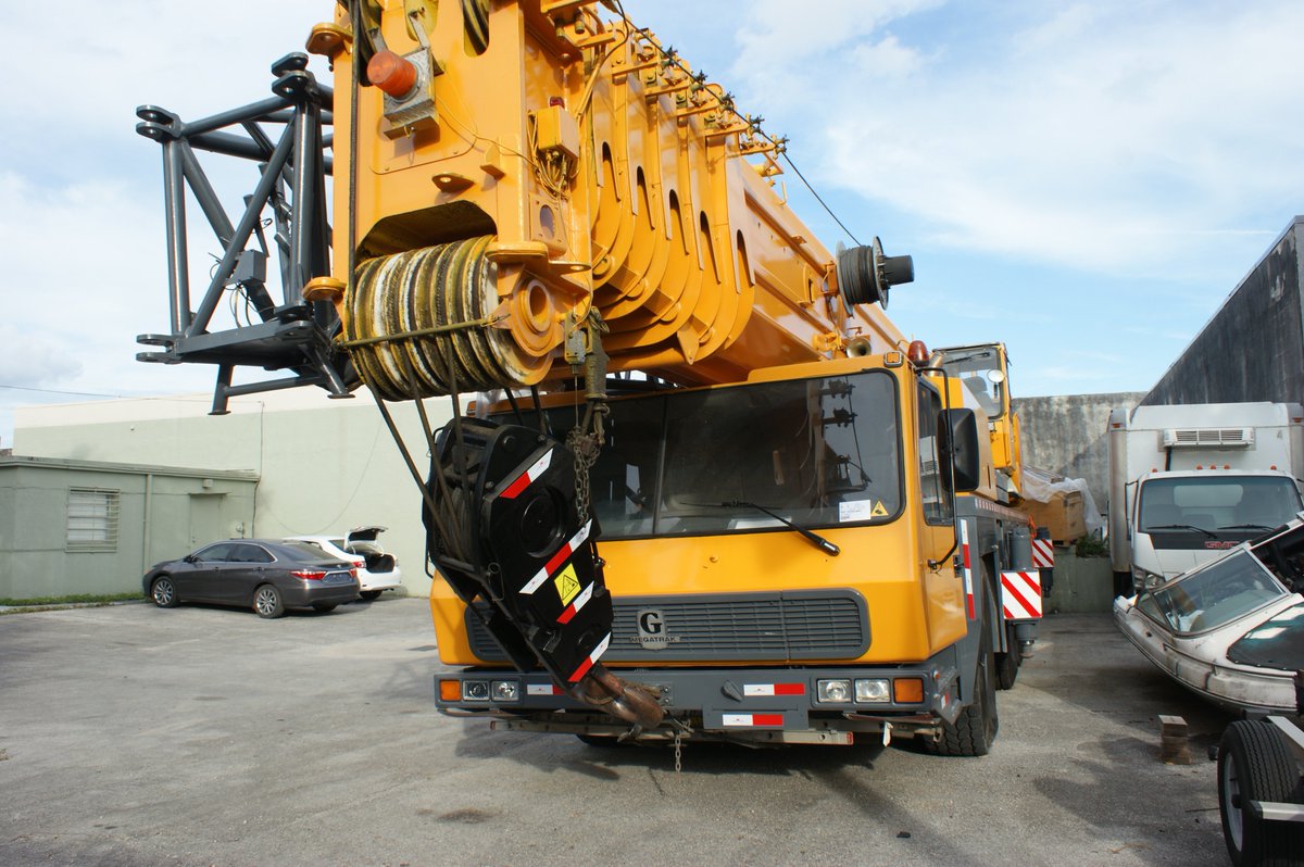 MecopartsLLC's tweet photo. #Grúa GMK5200 
year 2002 
Capacity: 200 tons (250 US TON), 
64 M (210 FT) six-section main boom, 
18 M (59.1 FT) Swingaway with JIB and / or boom inserts
560000 usd
+1 7862678029
sales@mecoparts.com
Manuel Acosta
#crane #construction #mining https://t.co/ekongRWVx1