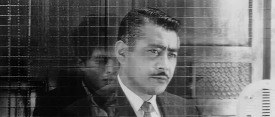 BloodOnTheTapes's tweet photo. #sidebyside: High and Low (1963) v.s. The Third Murder (2017) / #AkiraKUROSAWA v.s. Hirokazu KORE-EDA (是枝裕和) -- both movies end powerfully with main characters’ visual and psychological #juxtaposition. https://t.co/TxqUYlYUru https://t.co/tXgta8tmtP