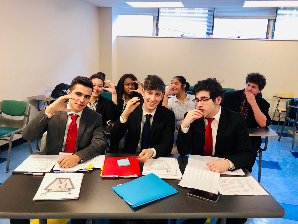 LancerMockTrial's tweet photo. Good luck Crimson and Gold at LaSalle BGI. Check out those “C’s” for Central 😂☺️💕🙃 #mocktrial #realfriendship https://t.co/eVPMjCI8ZX