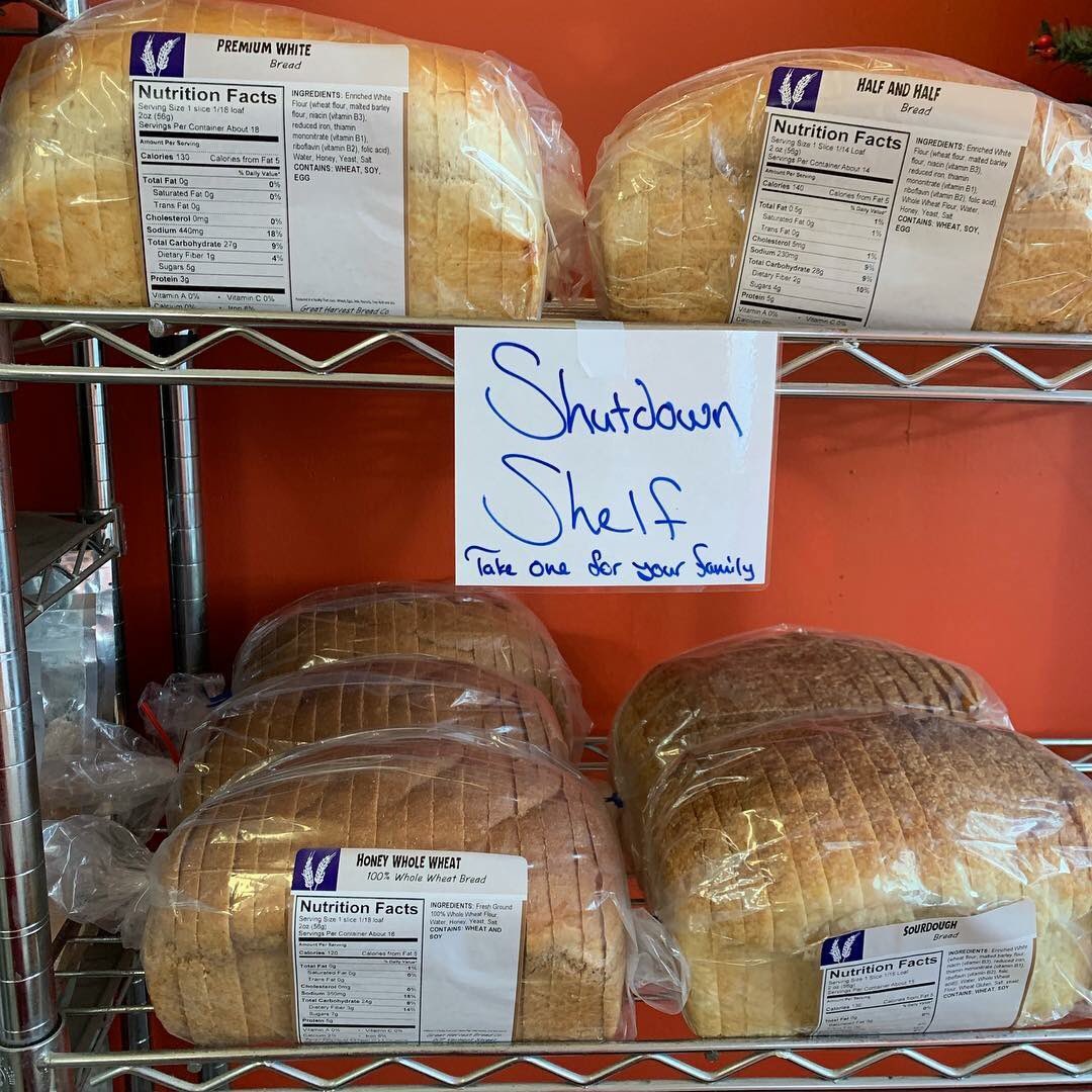 PositivelyInsp2's tweet photo. While many government workers brace for missing paychecks, a bakery in Lawrence, Kansas is ensuring they are fed. Great Harvest Bread Co. Lawrence has a "shut down shelf," stocked with bread! What a thoughtful gesture keeping us #PositivelyInspired ❤️ https://t.co/Kbx1FRzzF0