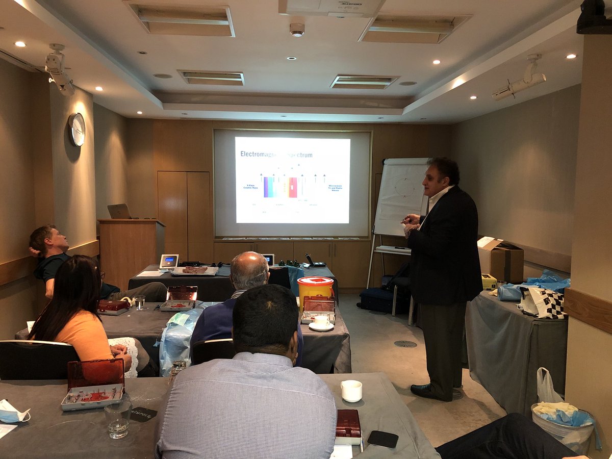 QLQW's tweet image. We’re training a group of dentists on lasers at the London college of oral implantology today 😁 #lasers