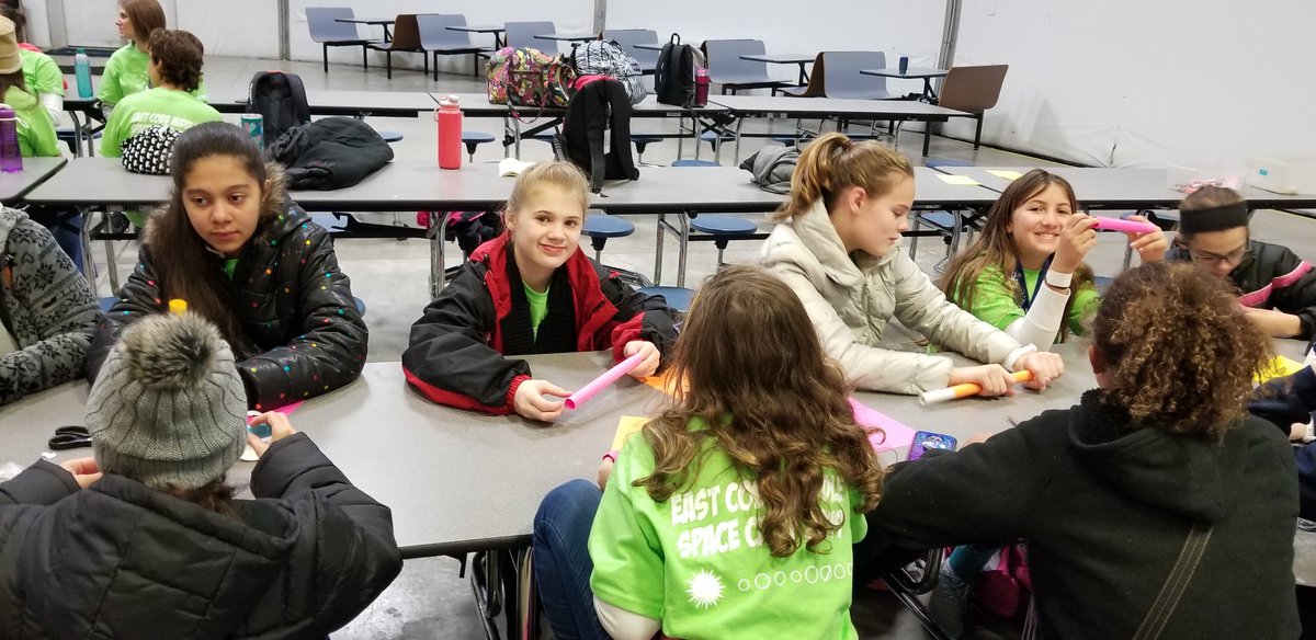 DrSheppardFloyd's tweet photo. ECMS Space Camp Day 2
Building rockets!🚀🚀🚀🚀
#NASA 
@ECMSprincipal https://t.co/JwaybfSWaz