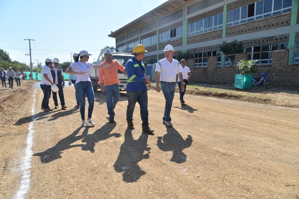 Supervisamos Obra Construccion Malla Vial Espacio Publico Diagonal Barrio Nevada Valledupar Instalada Base Granular Ejecutamos Imprimacion Posteriormente Aplicar Asfalto Concreto Rigido Franco Ovalle Scoopnest