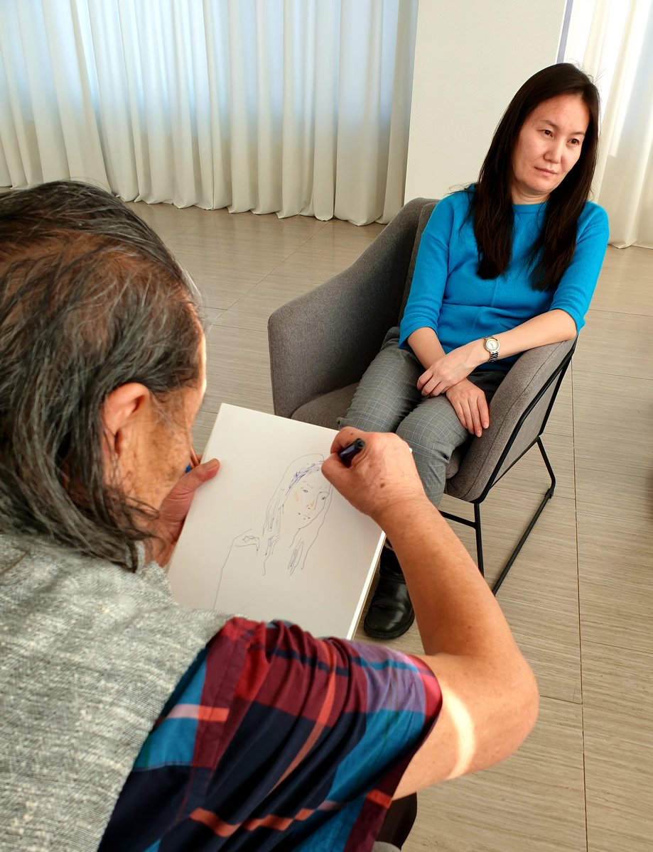 ArtMn17's tweet image. #Artists&amp;amp;model Painter &amp;amp; Model
 .
#ubevents #artprograms #mongolianartist #drawing #painting #portrait #ubweekend  #portraitpainting #mongolianartists #DoBold
