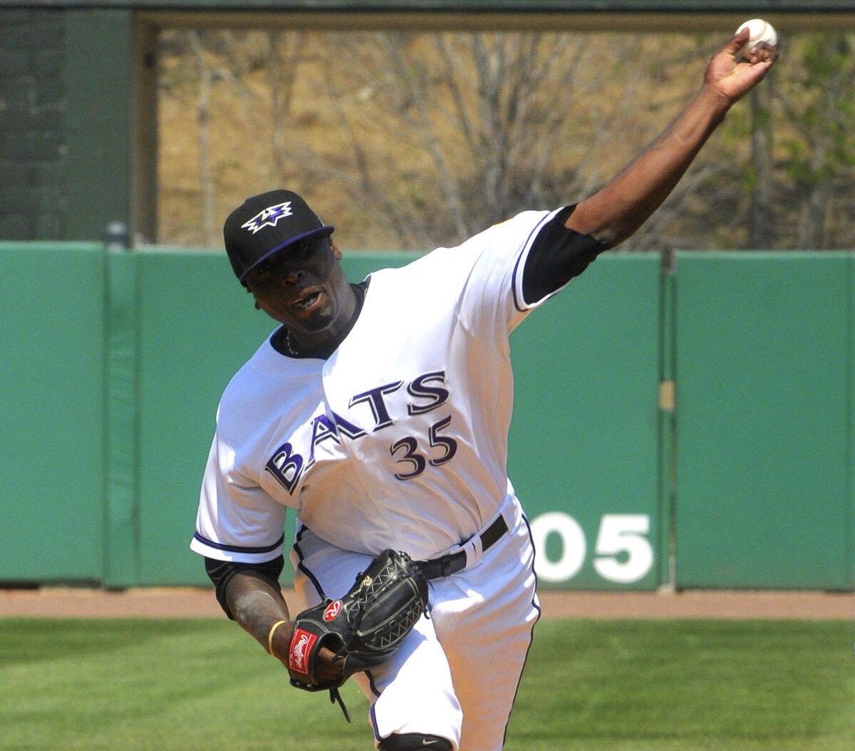 Today we send our Happy Birthday wishes to former Bat, Dontrelle Willis! 